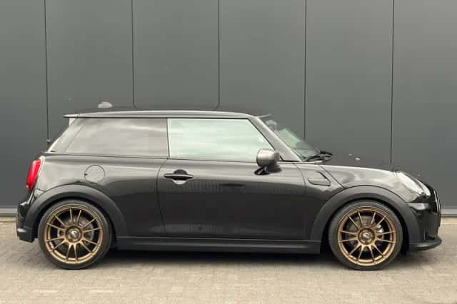 MINI Cooper (2021) thumbnail 3