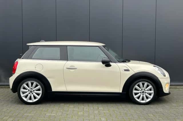 MINI Cooper (2014) thumbnail 2