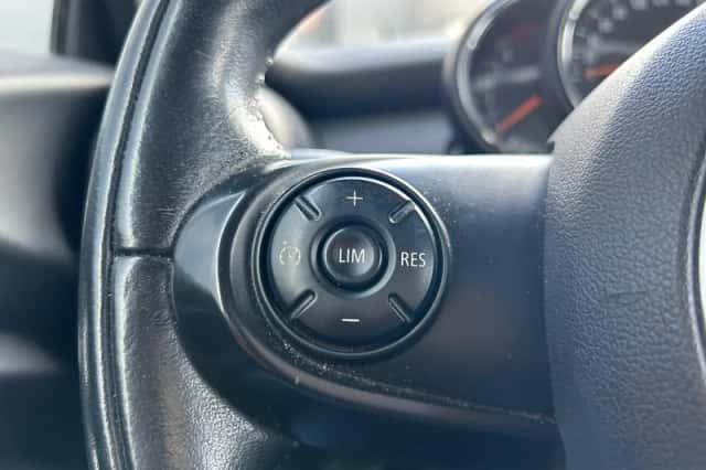 MINI Cooper (2014) thumbnail 6