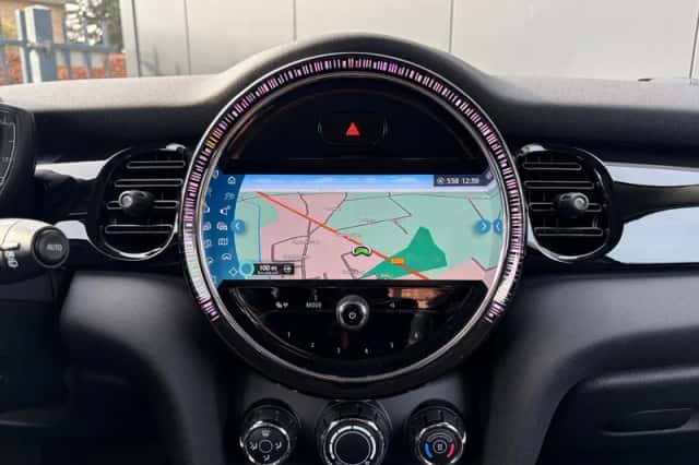 MINI Cooper (2022) thumbnail 6