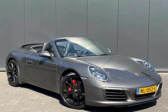 Porsche 911 (2016) thumbnail 1
