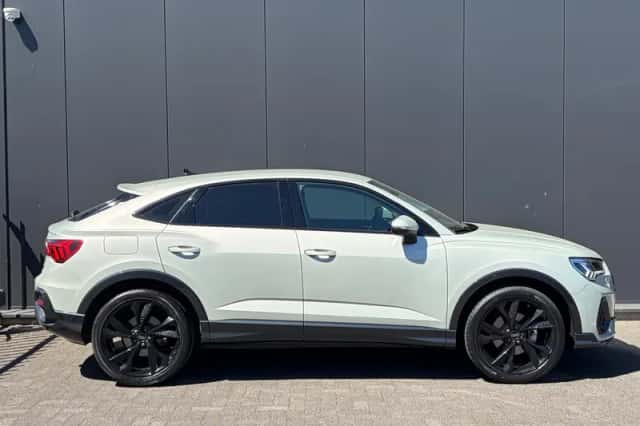 Audi Q3 Sportback (2023) thumbnail 2
