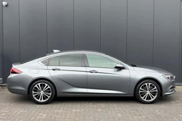 Opel Insignia (2019) thumbnail 2