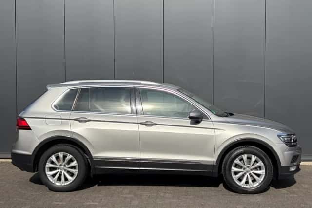 Volkswagen Tiguan (2016) thumbnail 2