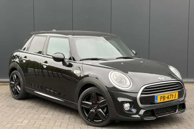 MINI Cooper (2017) thumbnail 1