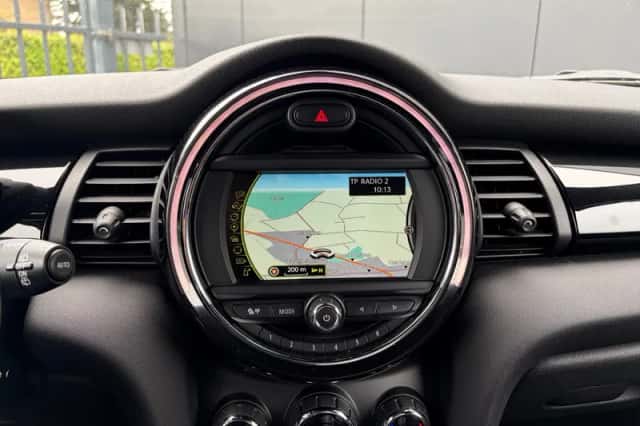MINI Cooper (2017) thumbnail 6