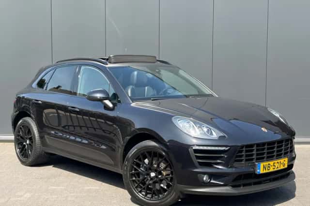Porsche Macan (2017) thumbnail 1