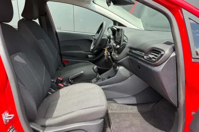 Ford Fiesta (2021) thumbnail 3