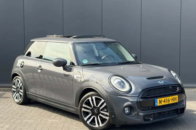 MINI Cooper S (2021) thumbnail 1