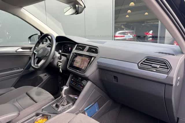 Volkswagen Tiguan (2021) thumbnail 5