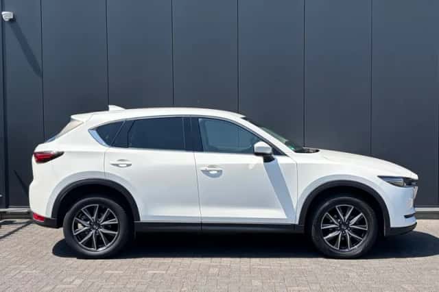 Mazda CX-5 (2018) thumbnail 2