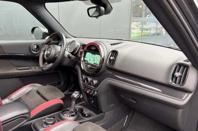 MINI Countryman (2018) thumbnail 5