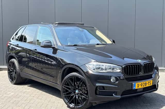 BMW X5 (2017) thumbnail 1