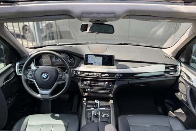 BMW X5 (2017) thumbnail 6