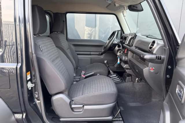 Suzuki Jimny (2020) thumbnail 3
