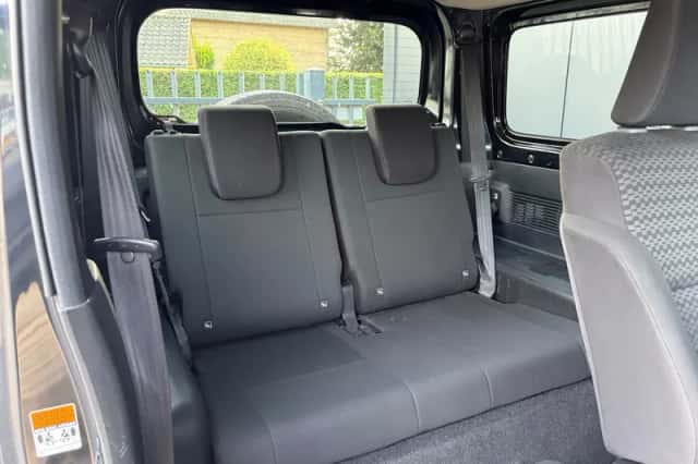 Suzuki Jimny (2020) thumbnail 4