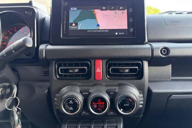 Suzuki Jimny (2020) thumbnail 6
