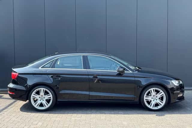 Audi A3 (2014) thumbnail 2