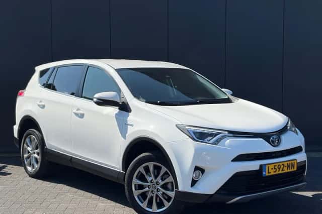 Toyota RAV4 (2016) thumbnail 1