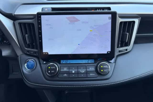 Toyota RAV4 (2016) thumbnail 6