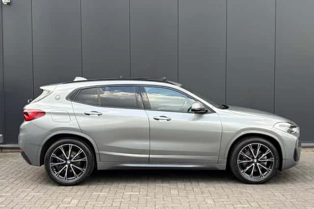 BMW X2 (2021) thumbnail 2