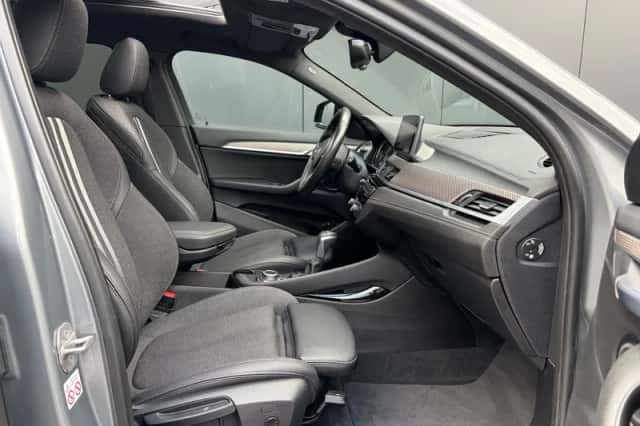 BMW X2 (2021) thumbnail 3