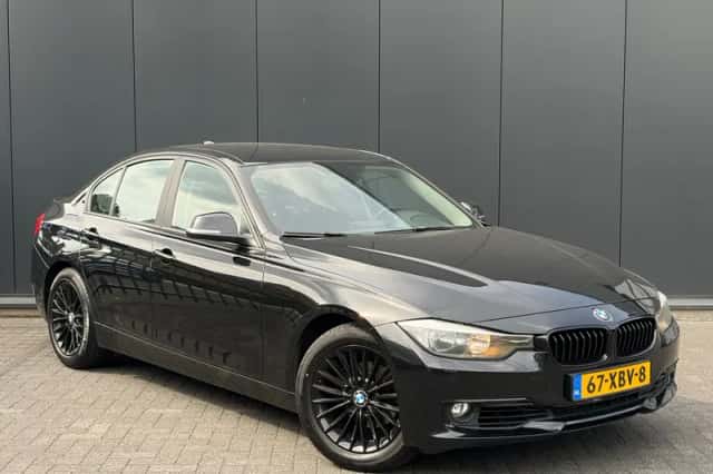 BMW 3-Serie (2012) thumbnail 1