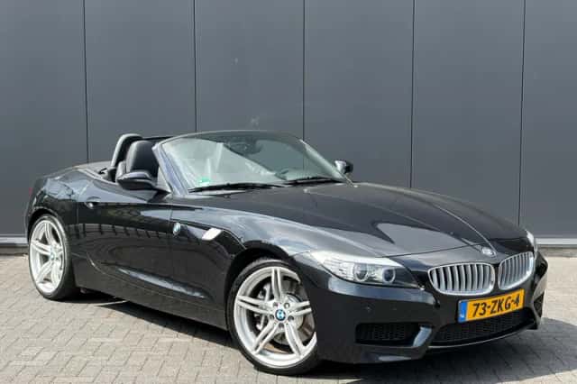 BMW Z4 (2010) thumbnail 1