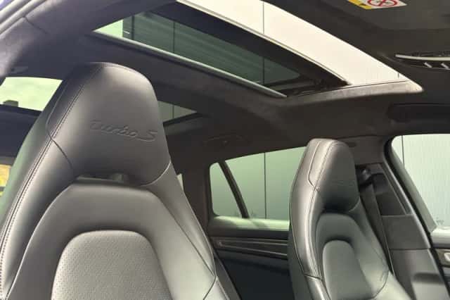 Porsche Panamera (2021) thumbnail 5
