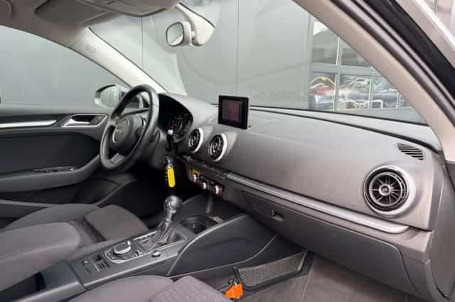 Audi A3 (2013) thumbnail 5