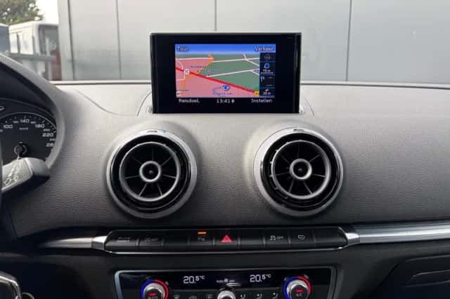 Audi A3 (2013) thumbnail 6