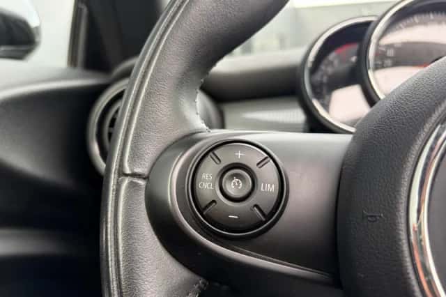 MINI Cooper (2020) thumbnail 5