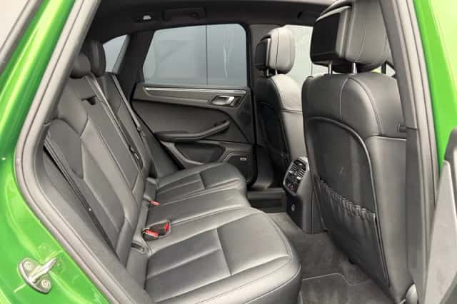 Porsche Macan (2019) thumbnail 4