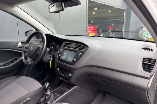 Hyundai i20 (2020) thumbnail 6