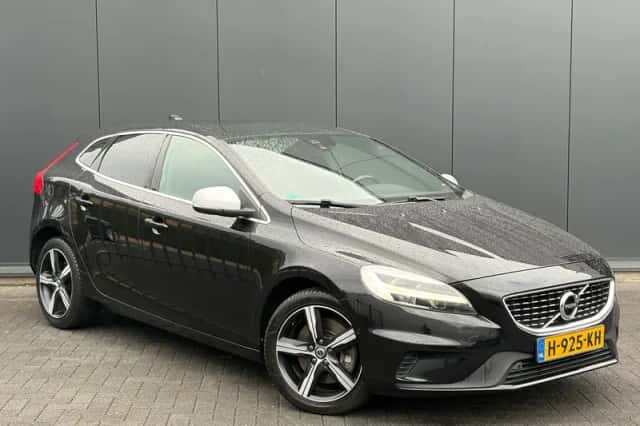 Volvo V40 (2020) thumbnail 1