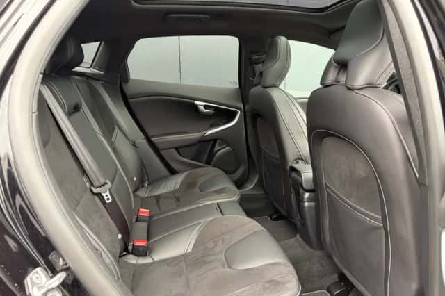 Volvo V40 (2020) thumbnail 4