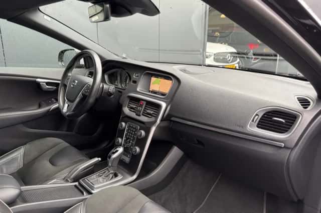 Volvo V40 (2020) thumbnail 5