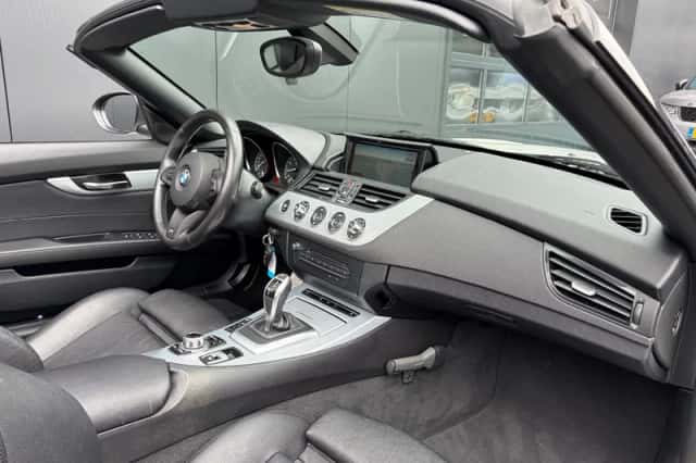 BMW Z4 (2015) thumbnail 4
