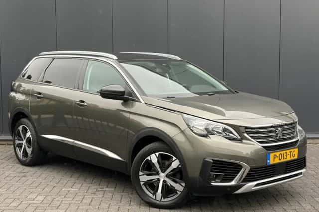 Peugeot 5008 (2018) thumbnail 1