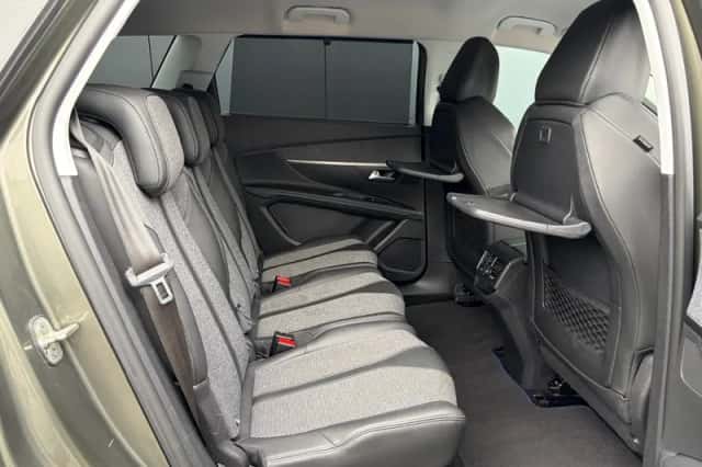 Peugeot 5008 (2018) thumbnail 4