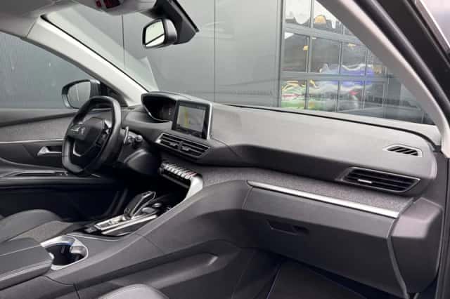 Peugeot 5008 (2018) thumbnail 5