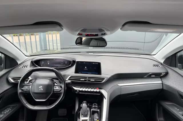 Peugeot 5008 (2018) thumbnail 6
