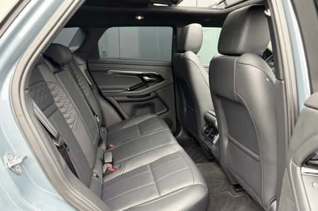 Land Rover Range Rover Evoque (2021) thumbnail 4
