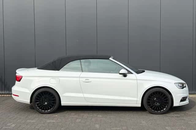 Audi A3 (2014) thumbnail 3