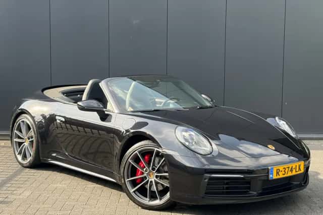 Porsche 911 (2021) thumbnail 1