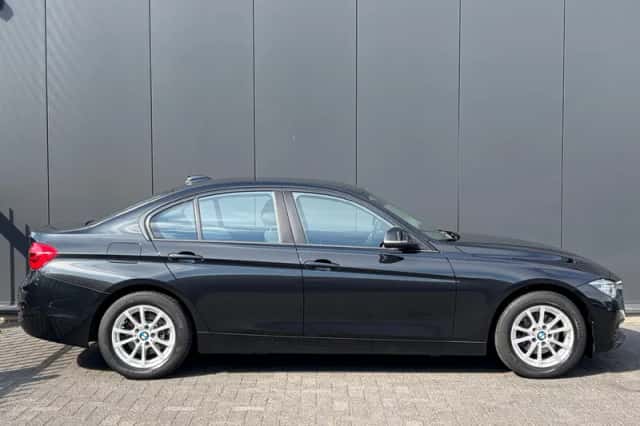 BMW 3-Serie (2017) thumbnail 2