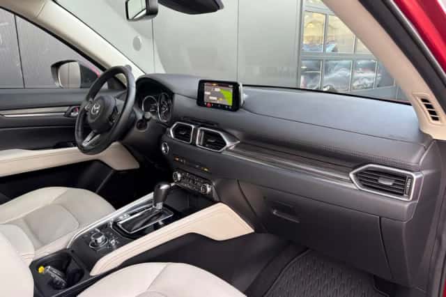 Mazda CX-5 (2017) thumbnail 5