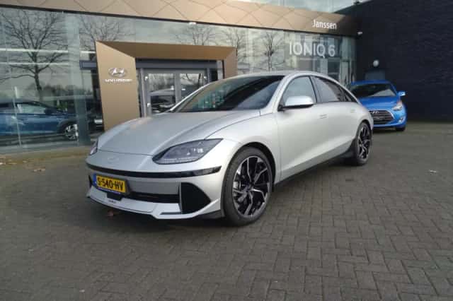 Hyundai Ioniq 6 (2023) thumbnail 1