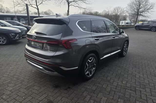 Hyundai Santa Fe (2023) thumbnail 5