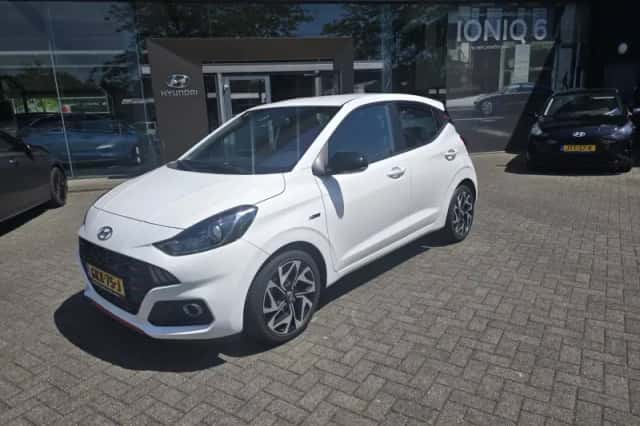 Hyundai i10 (2021) thumbnail 1